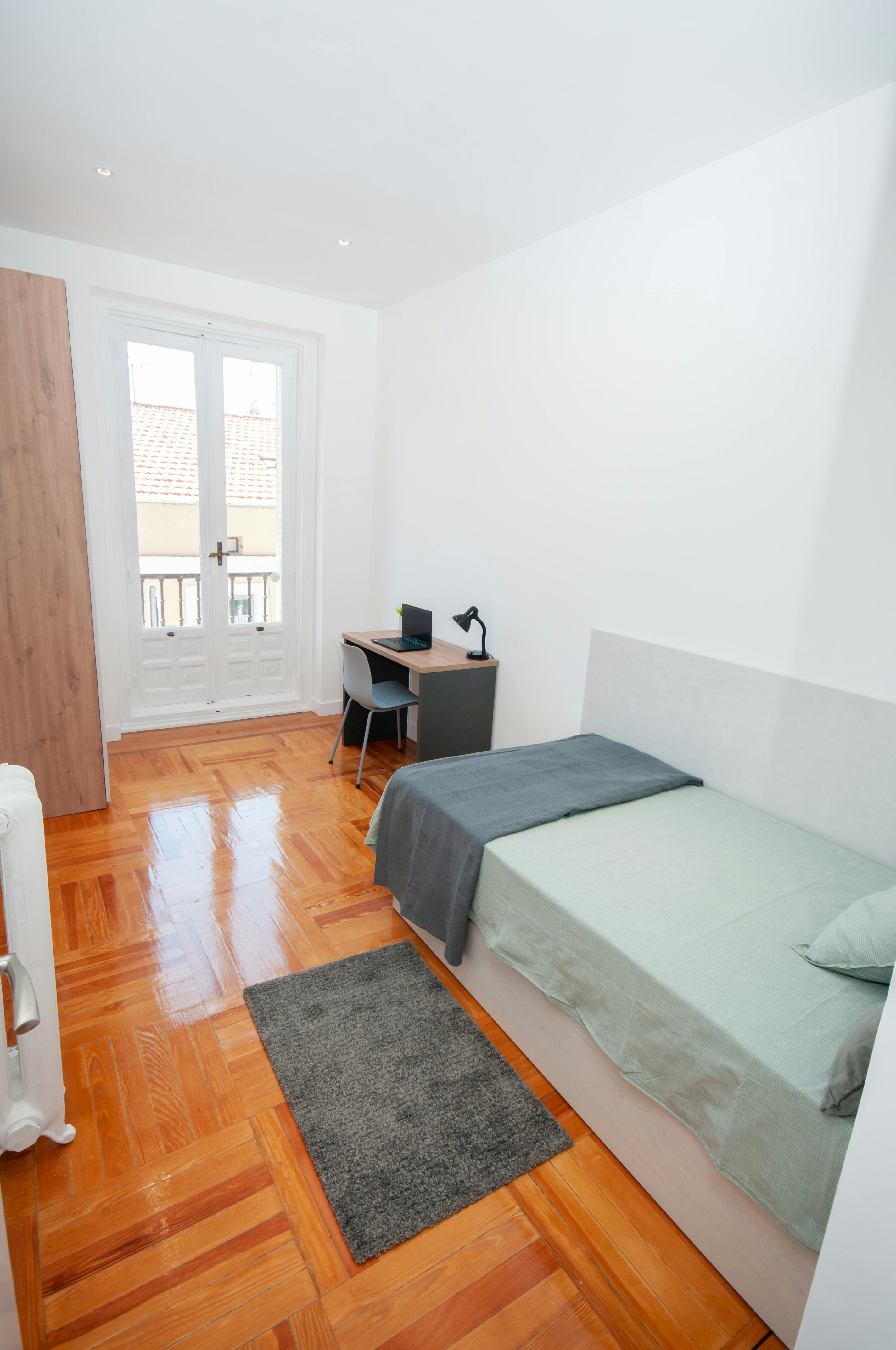 Calle Blanca de Navarra, Madrid preview