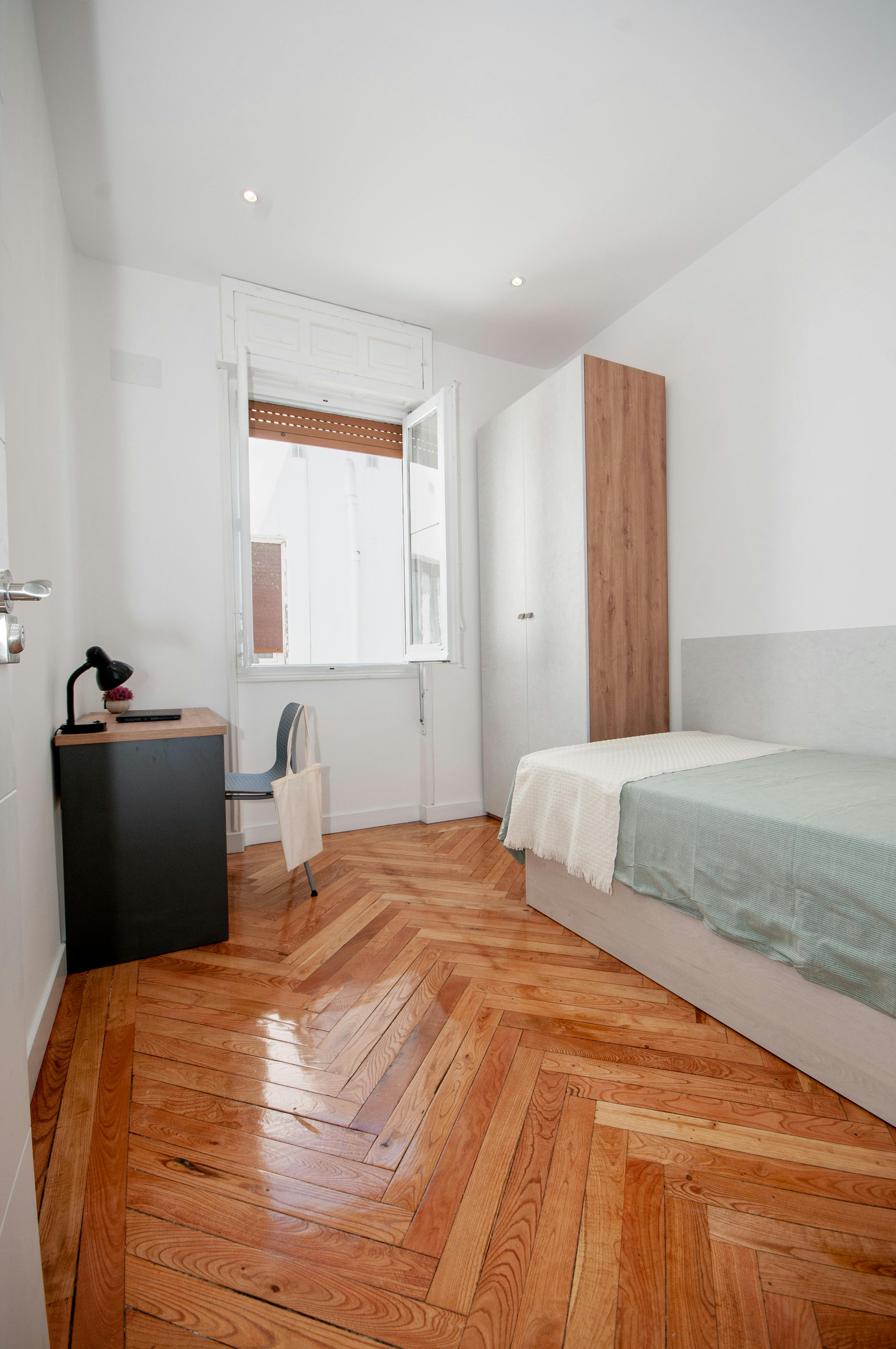 Calle Blanca de Navarra, Madrid preview