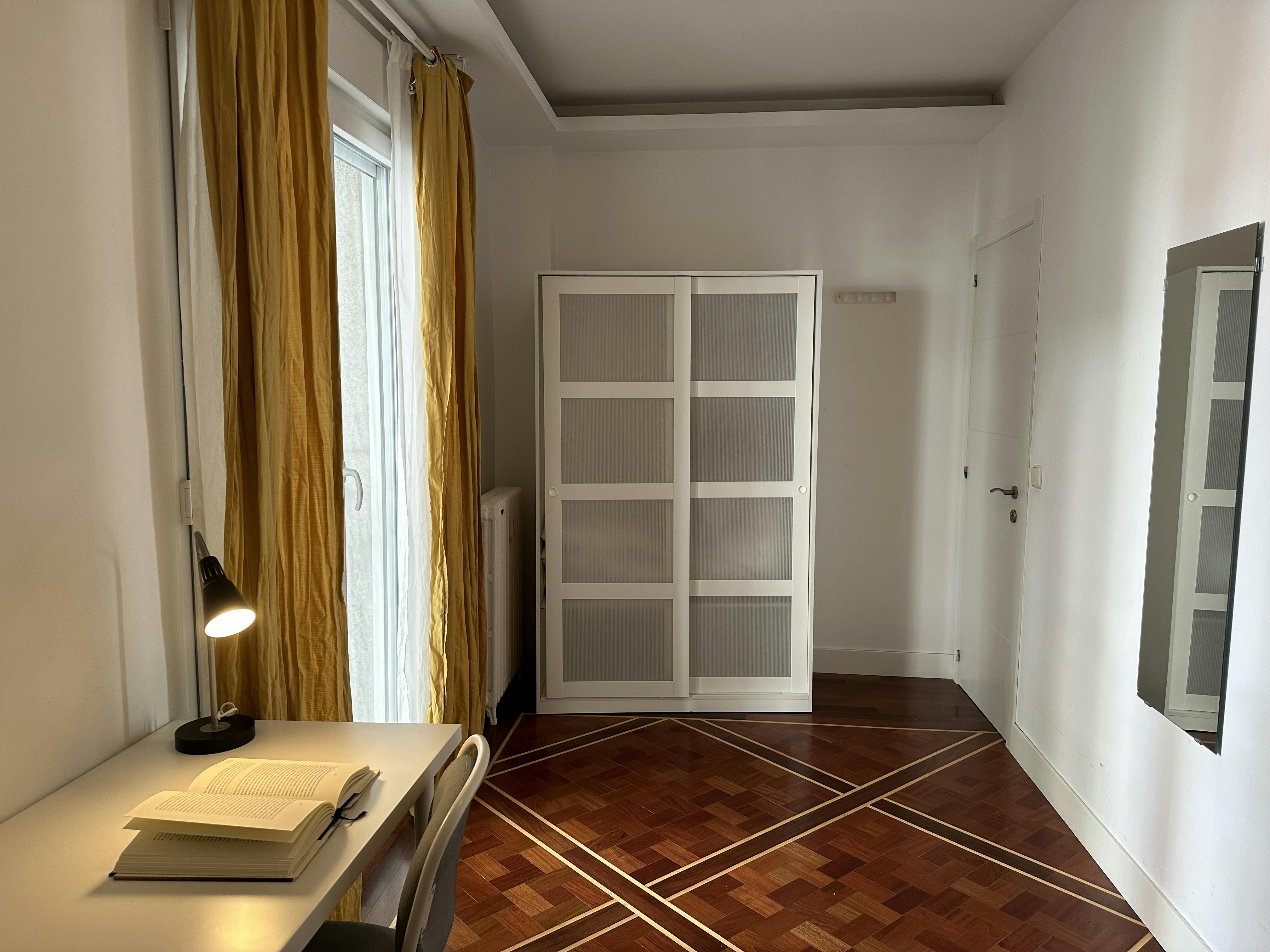 Calle de Ventura Rodríguez, Madrid preview