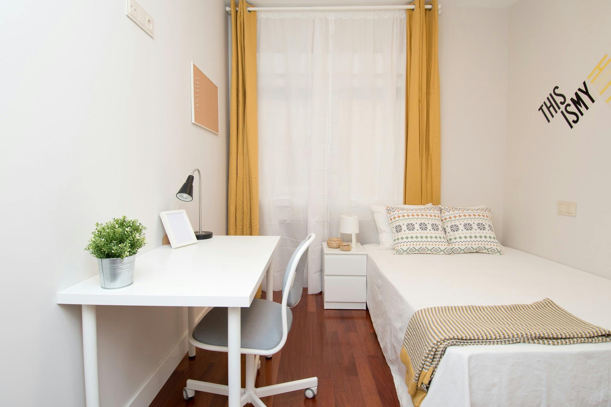 Calle de Ventura Rodríguez, Madrid preview