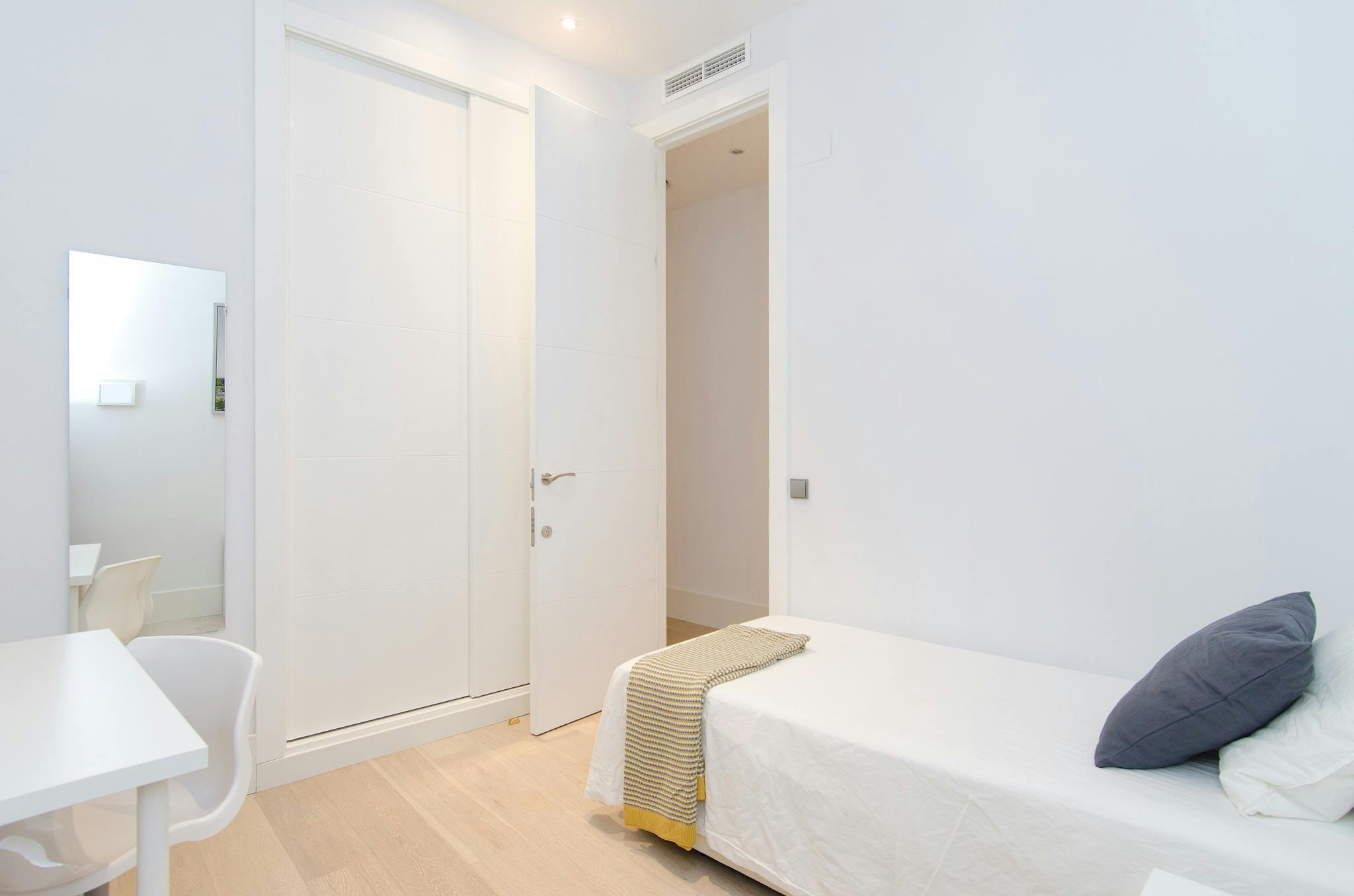 Calle de los Bordadores, Madrid preview