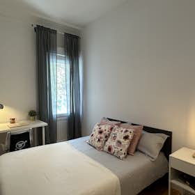 Private room for rent for €695 per month in Madrid, Calle del Doctor Esquerdo