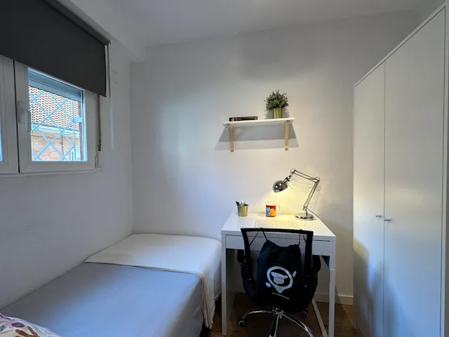 Private room in Paseo de Santa María de la Cabeza, Madrid (1509229) room image 2