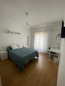 Privé kamer te huur voor € 475 per maand in Sevilla, Calle Guadalimar