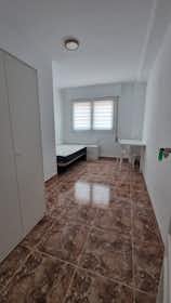 Habitación privada en alquiler por 350 € al mes en Cartagena, Calle Lope de Rueda