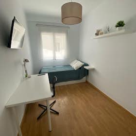 Chambre privée for rent for 475 € per month in Sevilla, Calle Guadalimar