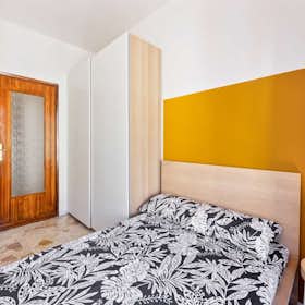 Private room for rent for €845 per month in Milan, Via Casoretto