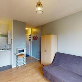 Appartement te huur voor € 420 per maand in Poitiers, Rue des Quatre Cyprès