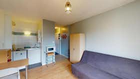 Mieszkanie do wynajęcia za 420 € miesięcznie w mieście Poitiers, Rue des Quatre Cyprès