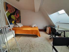Private room for rent for BGN 1,173 per month in Sofia, Ulitsa Tsar Asen