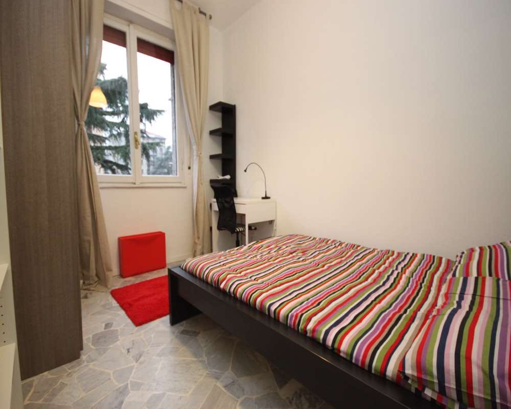 Private room for rent for €590 per month in Milan, Via Salvatore Barzilai