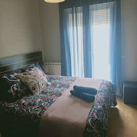 Apartment for rent for €1,100 per month in Ávila, Calle Virgen de la Soterraña