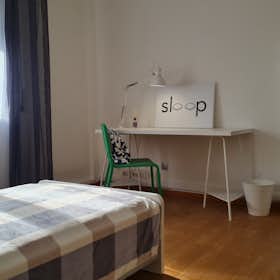 Shared room for rent for €620 per month in Venice, Via San Pio X