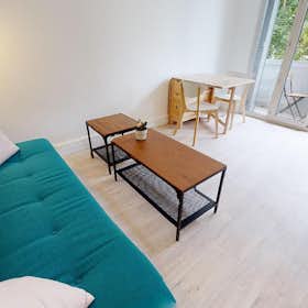 Apartament de închiriat pentru 1.219 EUR pe lună în Lyon, Rue Bataille