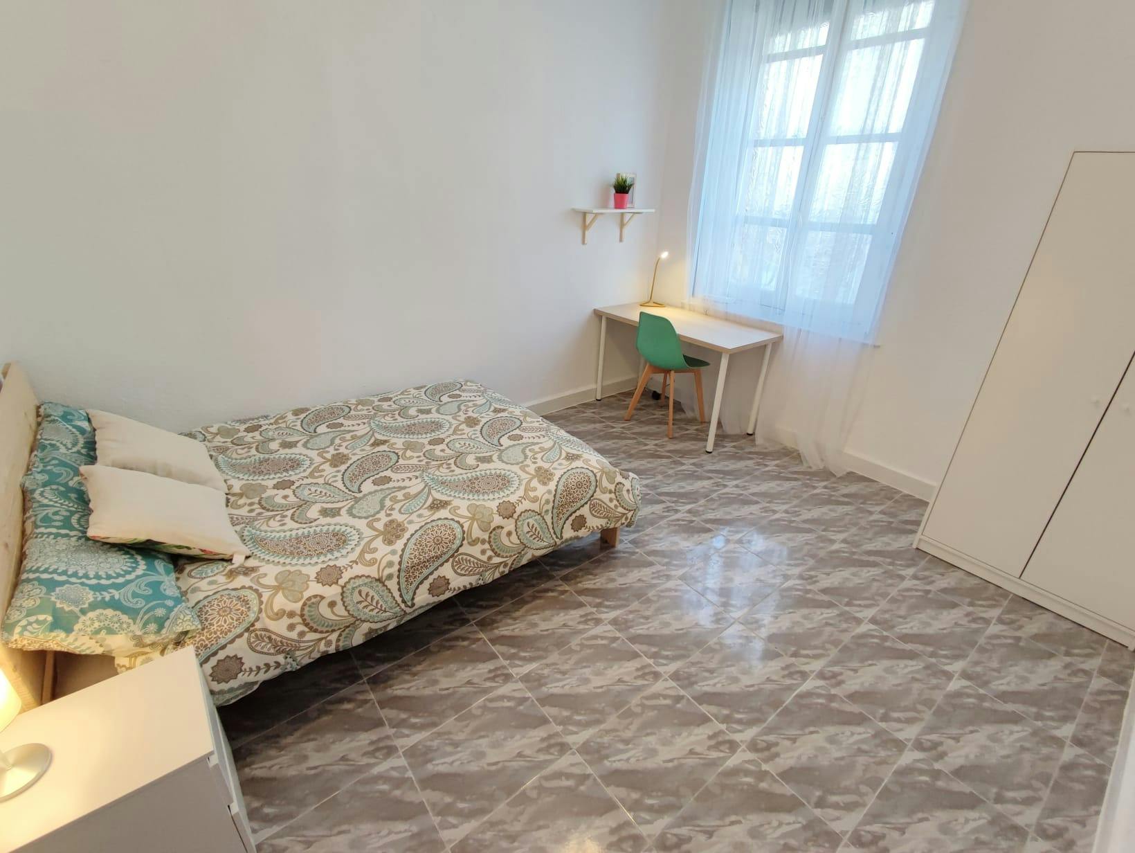 Private room for rent for €330 per month in Granada, Cuesta Molinos
