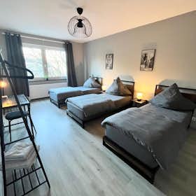 Apartment for rent for €1,400 per month in Dortmund, Bornstraße