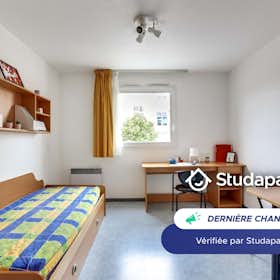Appartement te huur voor € 435 per maand in Rouen, Boulevard de l'Europe