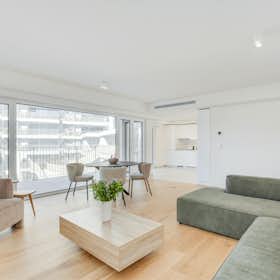 Apartment for rent for €3,000 per month in Lisbon, Rua da Imprensa Nacional