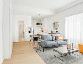Apartment for rent for €2,550 per month in Lisbon, Avenida António Augusto de Aguiar