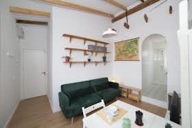 单间公寓 正在以 €1,300 的月租出租，其位于 Valencia, Carrer Albacete