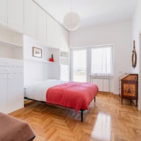 Apartment for rent for €2,250 per month in Rome, Via Vittorio Polacco