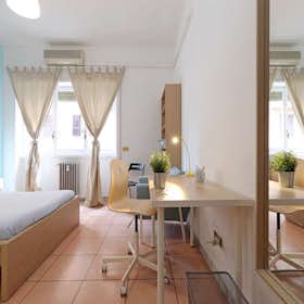 Pokój prywatny do wynajęcia za 720 € miesięcznie w mieście Rome, Via Homs
