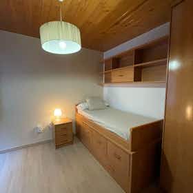 私人房间 正在以 €385 的月租出租，其位于 Manresa, Avinguda de Tudela