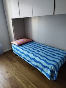Private room for rent for €800 per month in Milan, Via Terenzio Mamiani