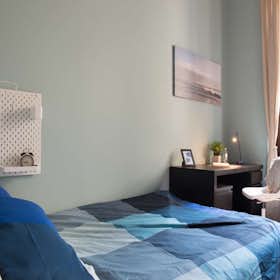 Private room for rent for €485 per month in Turin, Via Vincenzo Gioberti