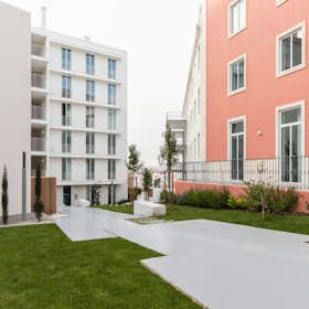 公寓 正在以 €1,500 的月租出租，其位于 Lisbon, Rua Angelina Vidal