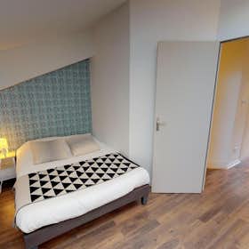 Private room for rent for €598 per month in Villeurbanne, Rue des Teinturiers