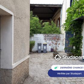 Wohnung zu mieten für 650 € pro Monat in Cergy, Rue Nationale