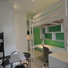 公寓 正在以 €495 的月租出租，其位于 Reims, Rue de Talleyrand