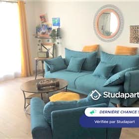 Private room for rent for €500 per month in Marseille, Rue de Lodi