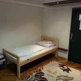 私人房间 正在以 HUF 136,389 的月租出租，其位于 Budapest, Gönczy Pál utca