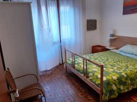 私人房间 正在以 €480 的月租出租，其位于 Venice, Via Aleardo Aleardi