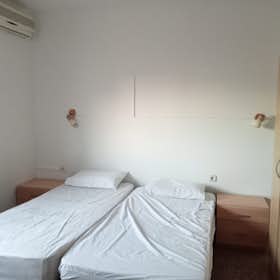 Private room for rent for €700 per month in Barcelona, Carrer del Consell de Cent
