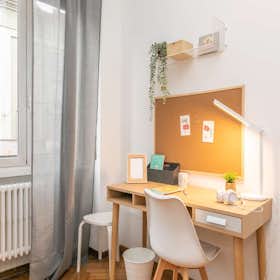 Private room for rent for €1,095 per month in Milan, Corso di Porta Vittoria