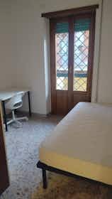 Private room for rent for €390 per month in Rome, Via della Farfalla