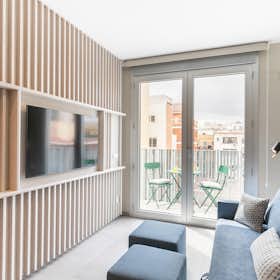 Apartment for rent for €3,550 per month in Barcelona, Carrer de Roger de Flor
