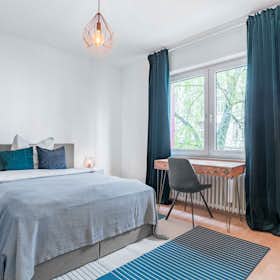 私人房间 正在以 €817 的月租出租，其位于 Frankfurt am Main, Robert-Mayer-Straße