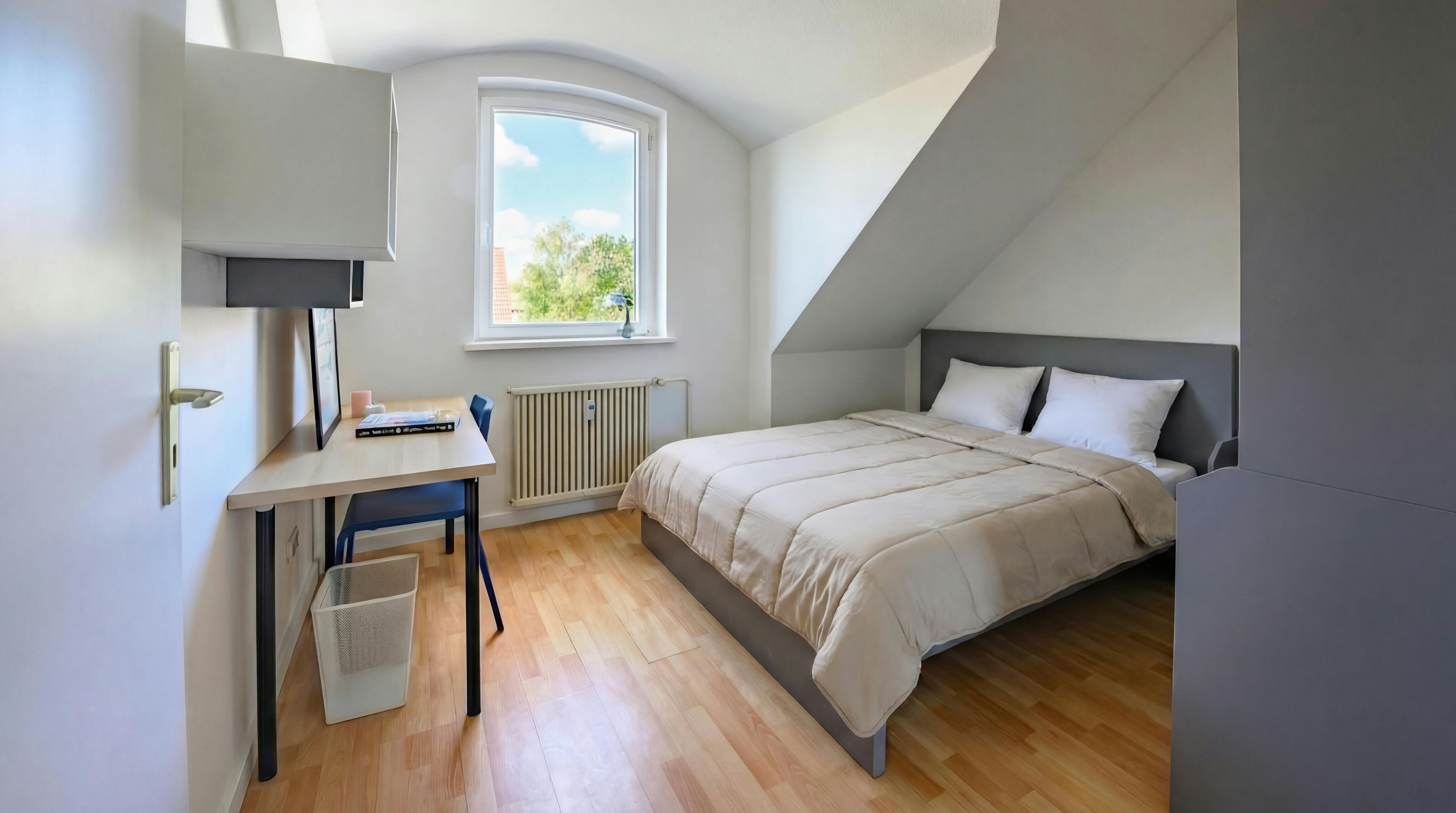 WG-Zimmer zu mieten für 690 € pro Monat in Berlin, Buckower Damm