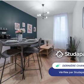 Appartement te huur voor € 780 per maand in Clermont-Ferrand, Rue Giacomelli