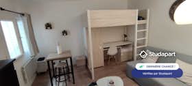 Apartment for rent for €520 per month in Rouen, Rue Beauvoisine