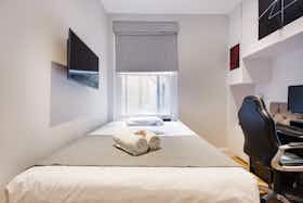 单间公寓 正在以 £1,330 的月租出租，其位于 London, Kenway Road