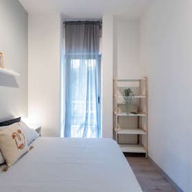 Private room for rent for €585 per month in Rome, Via Fiume delle Perle
