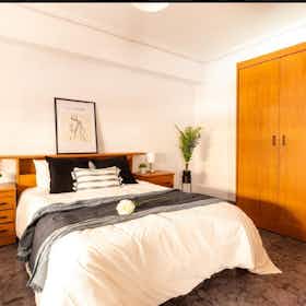 私人房间 正在以 €250 的月租出租，其位于 Sagunto, Carrer de la Vall d'Albaida