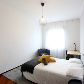 Private room for rent for €775 per month in Milan, Via Passo Sella