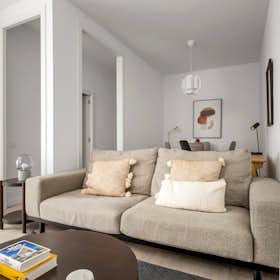 公寓 正在以 €1,809 的月租出租，其位于 Barcelona, Carrer de Girona