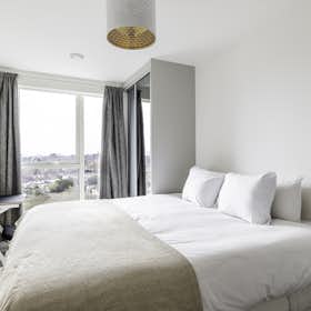 Lägenhet att hyra för 2 980 GBP i månaden i London, Bollo Lane